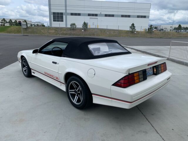1989 Chevrolet Camaro IROC Z28 - photo 9