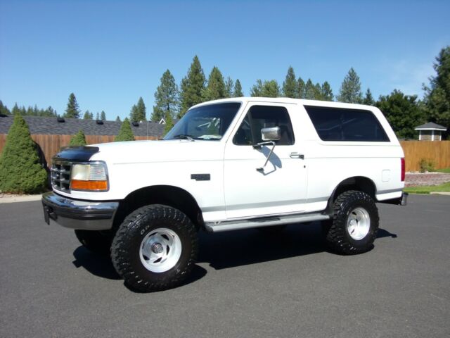 1993 Ford Bronco CUSTOM - photo 2