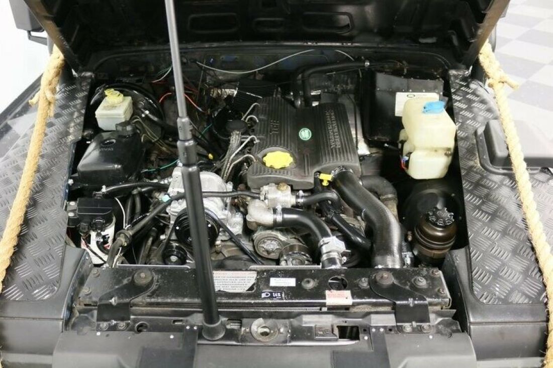 1991 Land Rover Defender 110 Spectre 007 Edition - photo 4