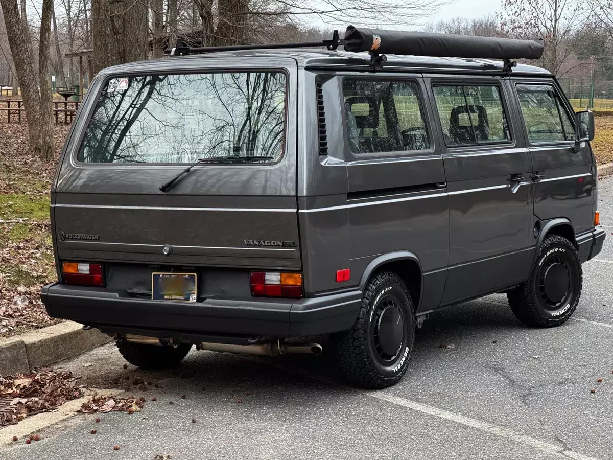 Sensibly Restored 1987 Volkswagen Vanagon GL Weekender Edition 1987 Volkswagen Bus/Vanagon