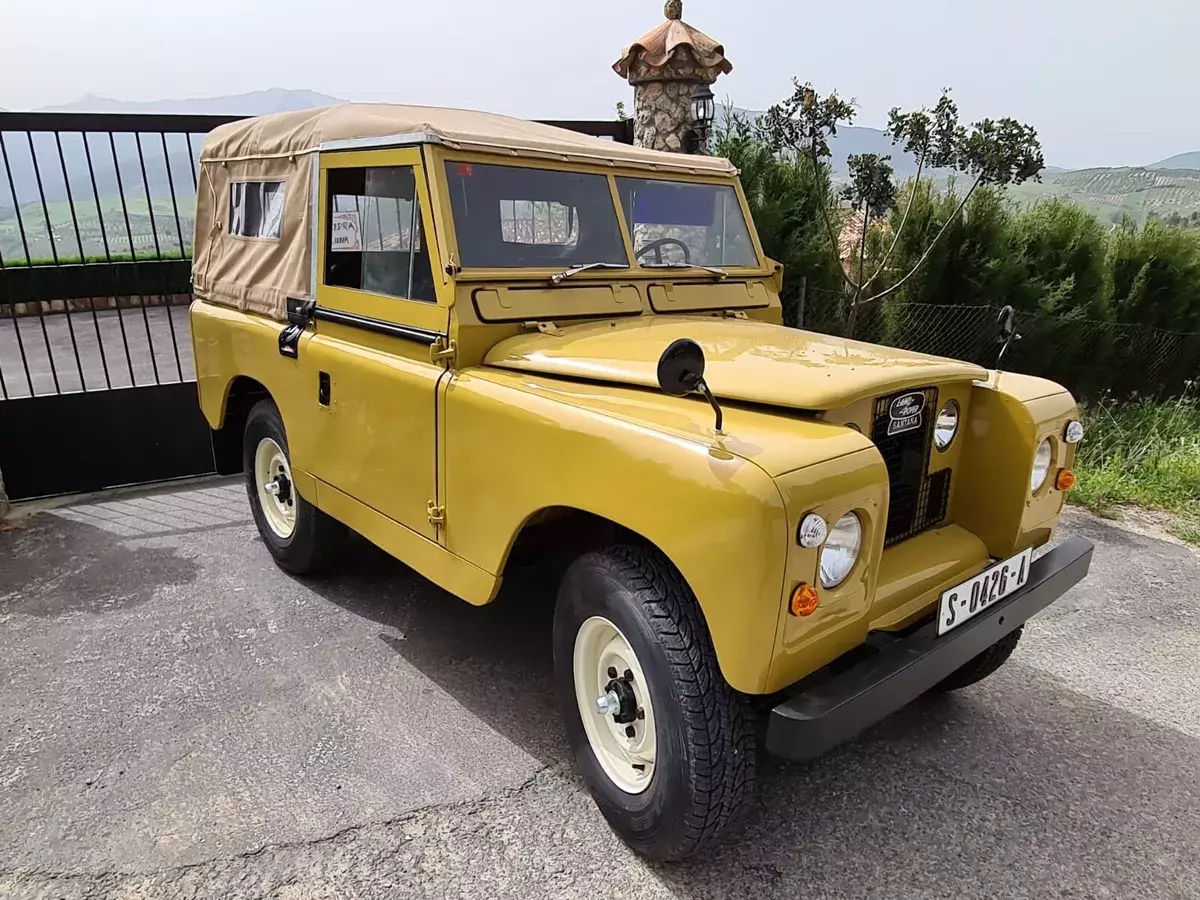 Series 2A Land Rover 88 1971 Land Rover Defender