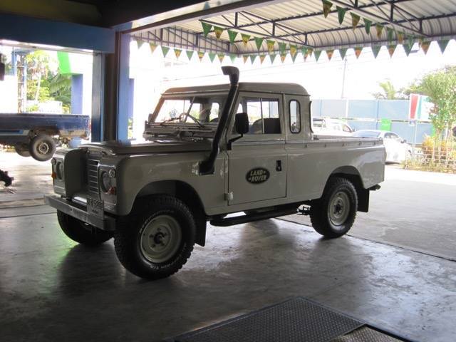 1975 Land Rover Defender Series 3 - photo 3