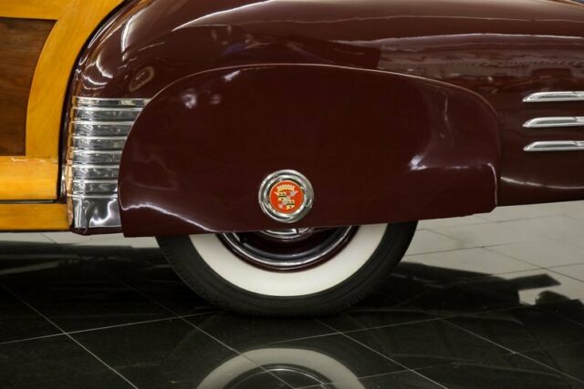 1941 Cadillac Series 61 Woodie - photo 11
