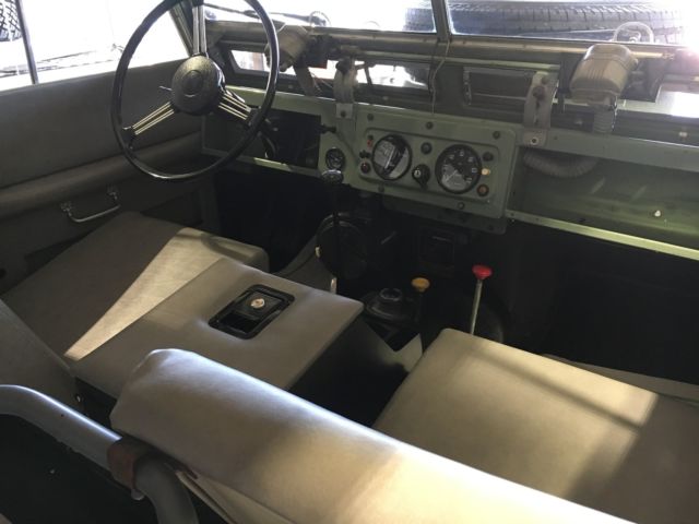 1965 Land Rover Defender 5 door wagon - photo 8