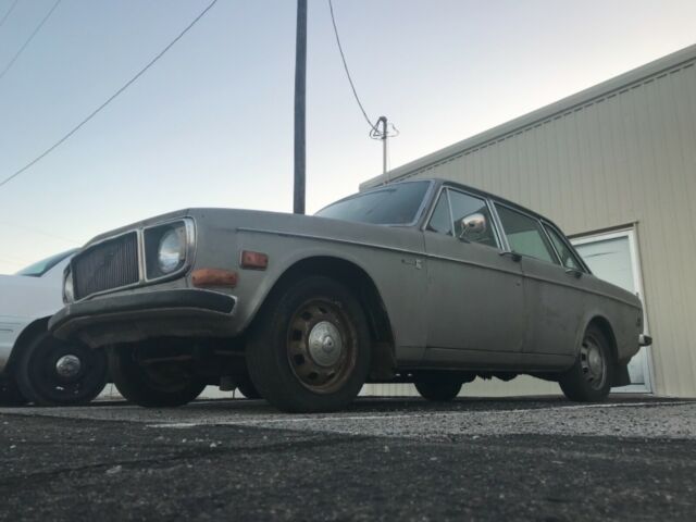 Sexy Lady looking for some Love. Vintage Volvo 144 1972 Volvo 144 S