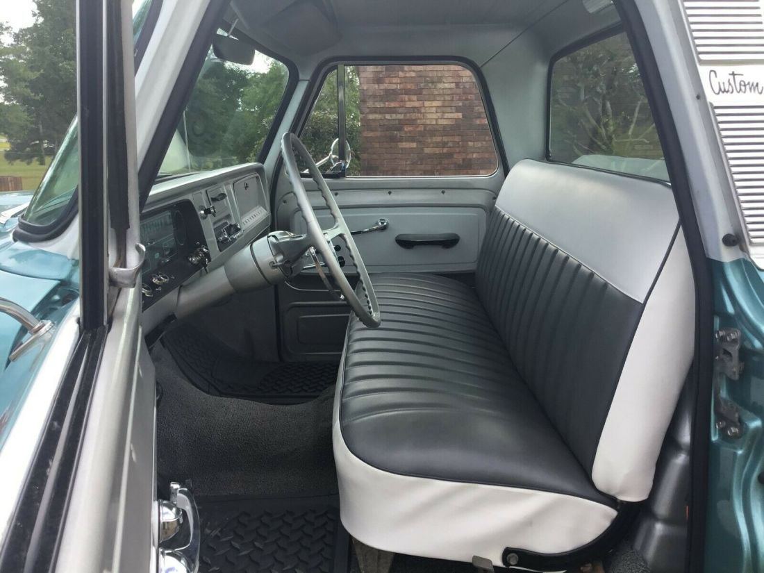 1965 Chevrolet C-10 Custom Cab - photo 5