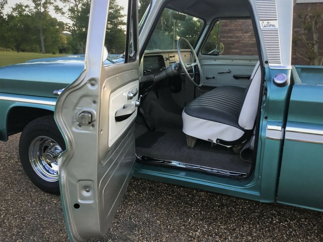 1965 Chevrolet C-10 Custom Cab - photo 6