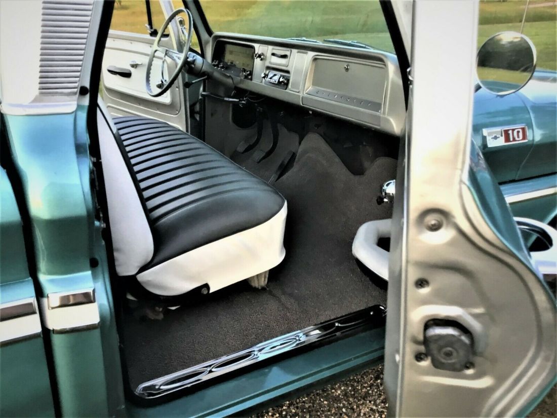 1965 Chevrolet C-10 Custom Cab - photo 7