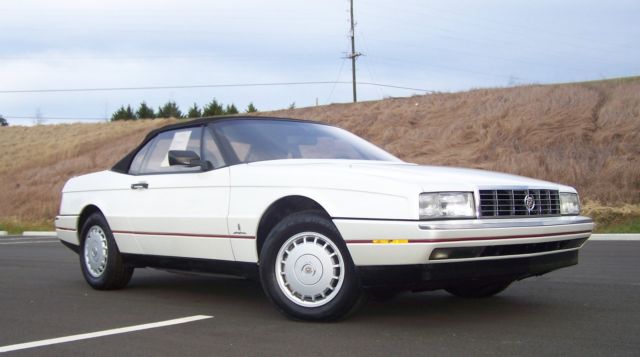 SHARP-CA-CAR-LEAHTER-AC-4.5L-V8-AUTO-CRUISE-A-NEAT-ENTRY-LEVEL-COLLECTOR-DRIVER! 1992 Cadillac Allante CONVERTIBLE PININFARINA LOW PRODUCTION ALLANTE'
