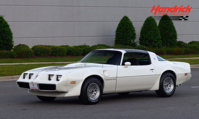 Sharp Cameo White Trans Am with 5.0L 305 V8 & 4-Speed! 1981 Pontiac Trans Am Trans Am Coupe 2-Door