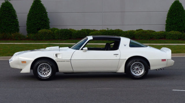 1981 Pontiac Trans Am Trans Am Coupe 2-Door - photo 4