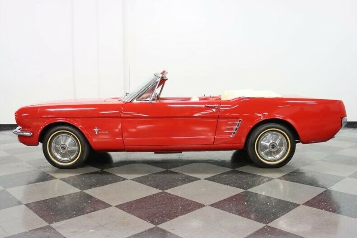 1966 Ford Mustang Convertible - photo 3