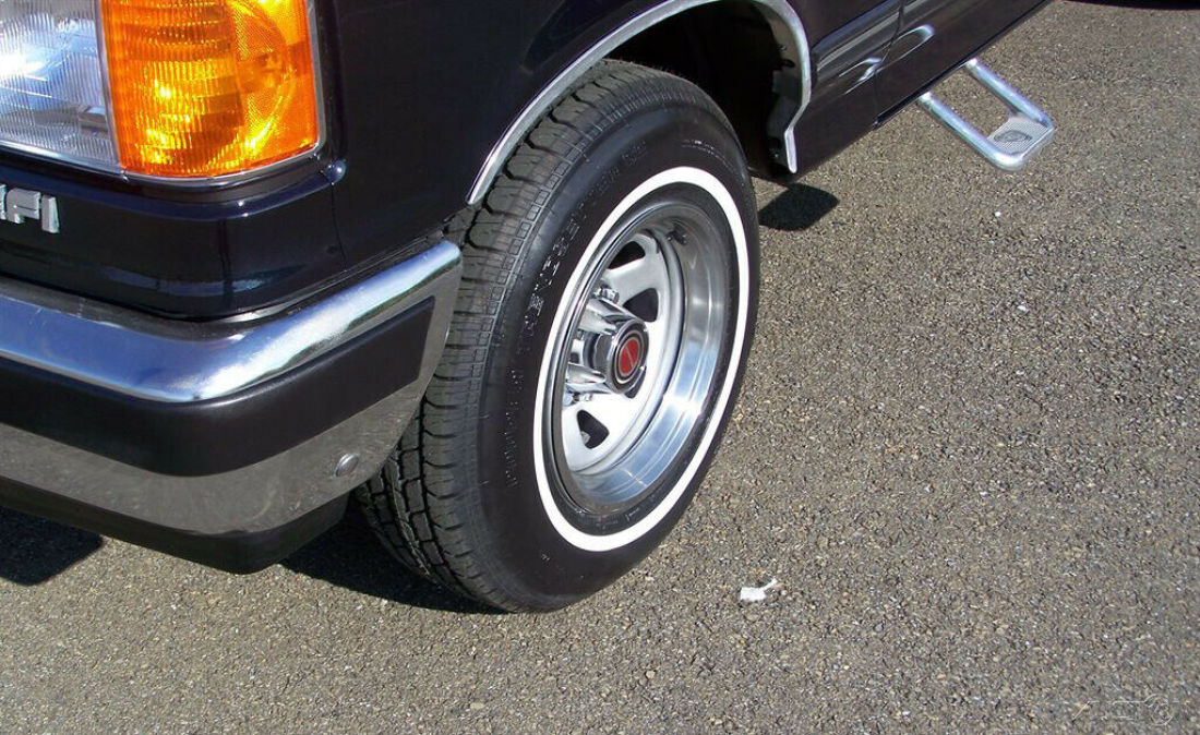 1989 Ford F-150 XLT LARIAT 69K 4.9L FUEL INJ INLINE 300 6CYL 5-SPEED COLD A/C - photo 12