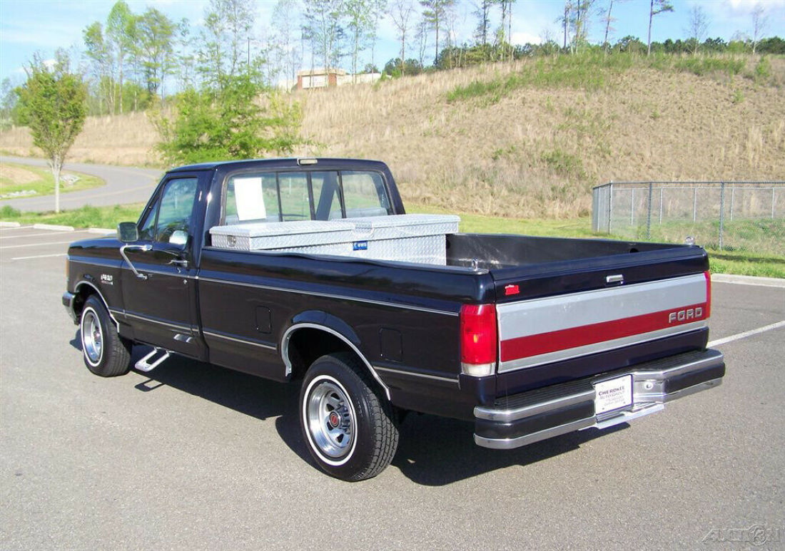 1989 Ford F-150 XLT LARIAT 69K 4.9L FUEL INJ INLINE 300 6CYL 5-SPEED COLD A/C - photo 2