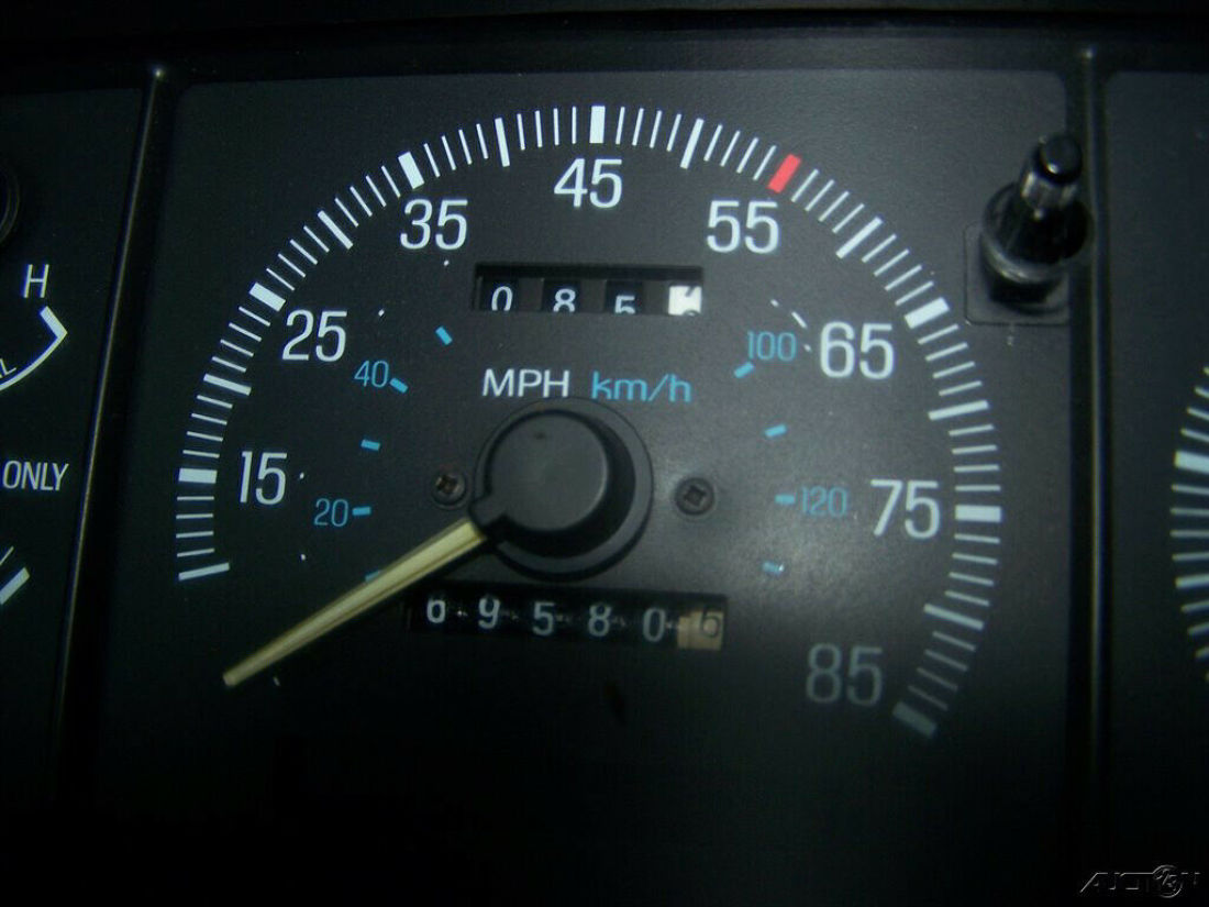 1989 Ford F-150 XLT LARIAT 69K 4.9L FUEL INJ INLINE 300 6CYL 5-SPEED COLD A/C - photo 9