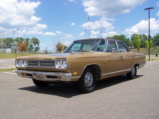 1969 Plymouth Satellite 4-DOOR 318 V8 5.2L 4BBL DUAL EXHAUST AC AUTOMATIC - photo 4