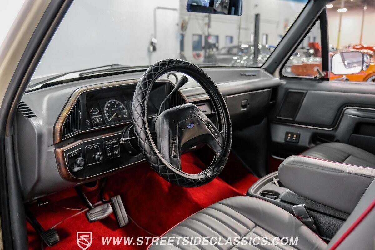 1991 Ford Bronco XLT 4X4 - photo 5
