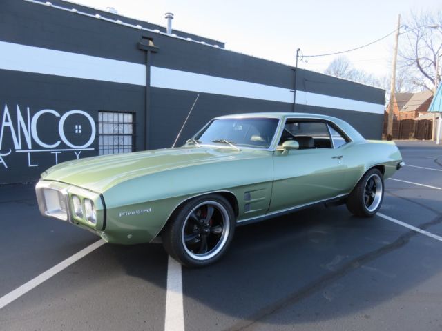1969 Pontiac Firebird - photo 2