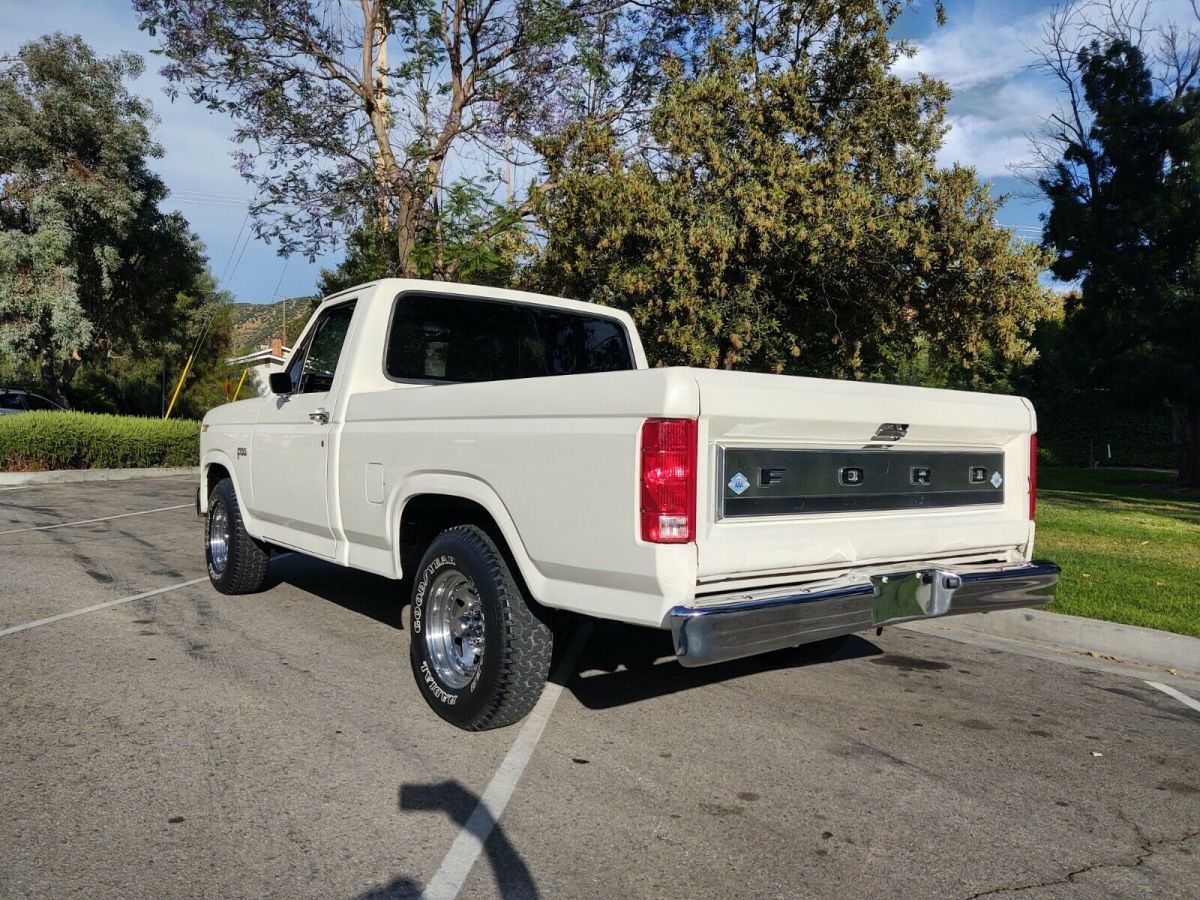 1982 Ford F-100 - photo 2