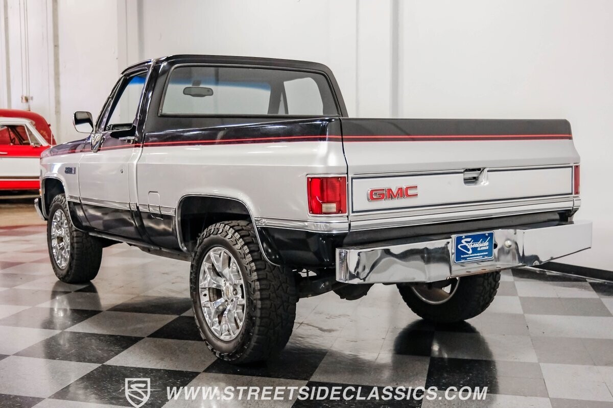 1982 GMC Sierra 1500 1500 Classic Resto-Mod - photo 10