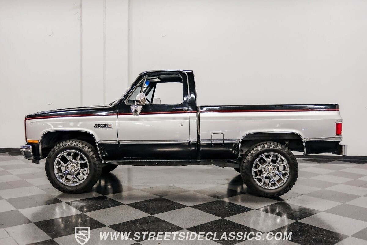 1982 GMC Sierra 1500 1500 Classic Resto-Mod - photo 3