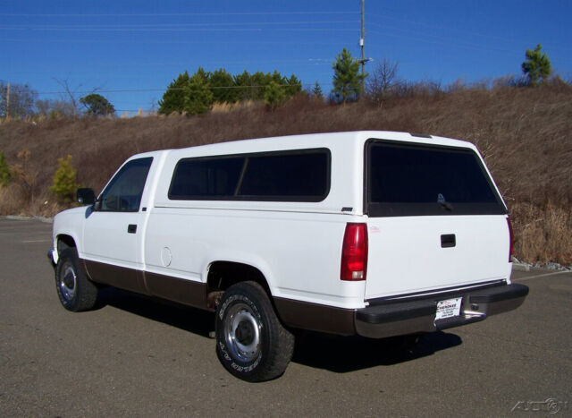 1993 GMC Sierra 1500 1-OWNER 146K 4WD 4.3L FUEL INJ V6 REG CAB LONG BED CAMPER - photo 2