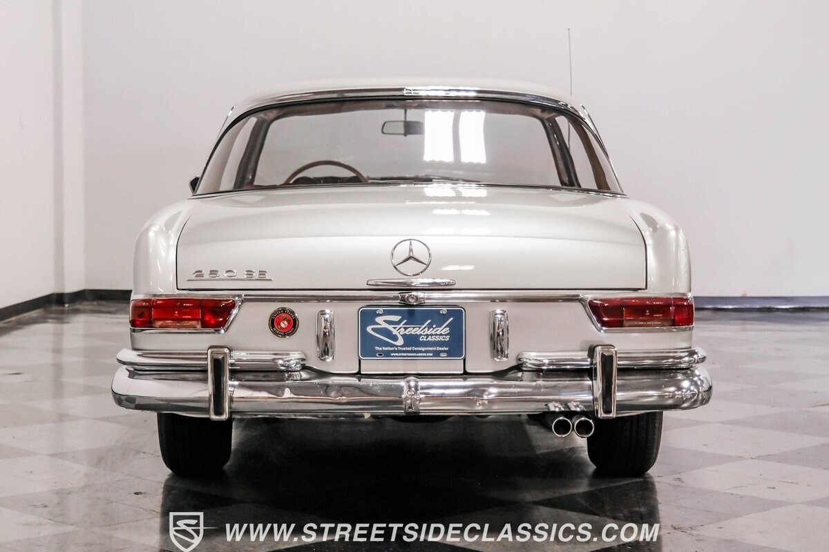 1967 Mercedes-Benz 200-Series coupe - photo 10