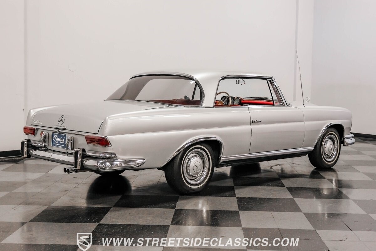 1967 Mercedes-Benz 200-Series coupe - photo 11