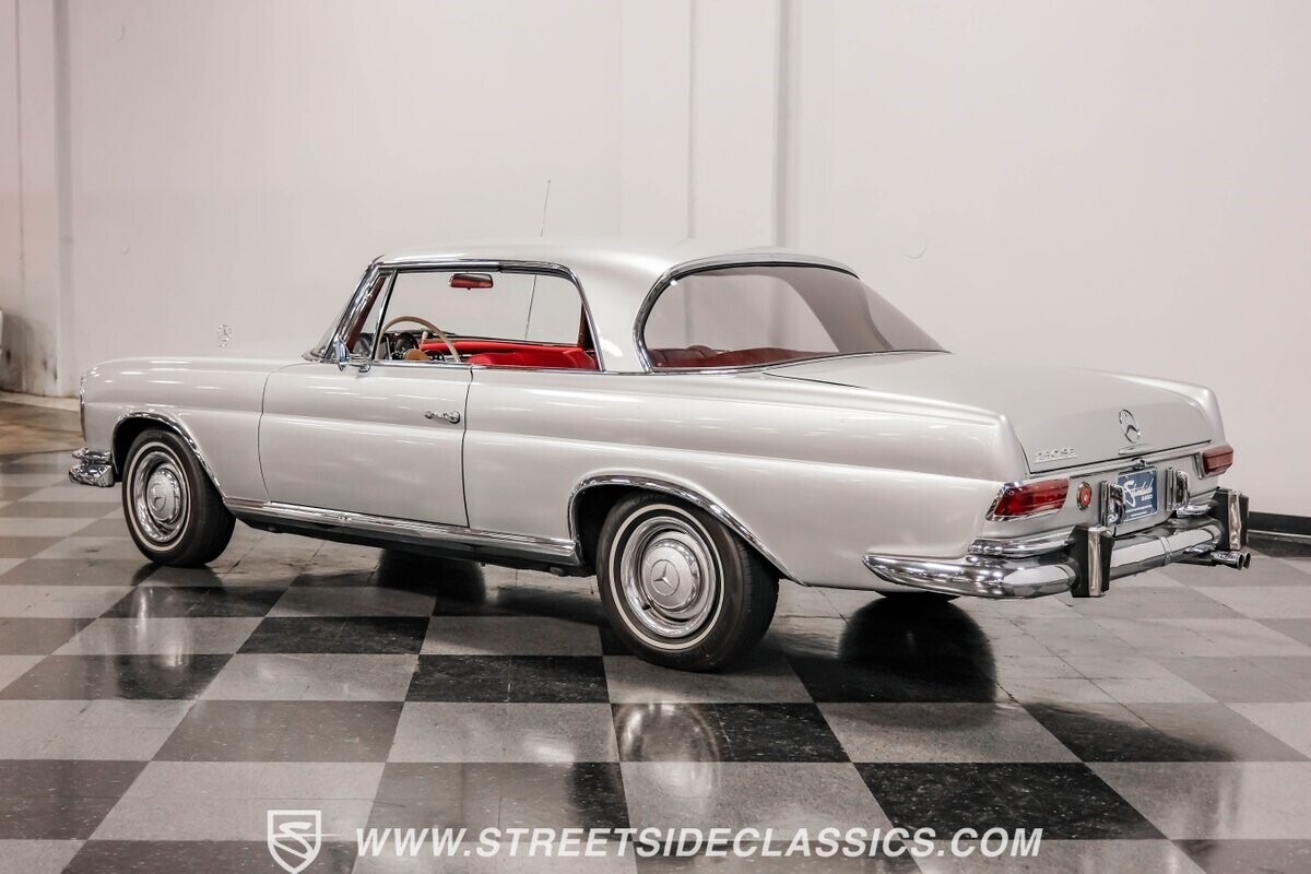 1967 Mercedes-Benz 200-Series coupe - photo 8