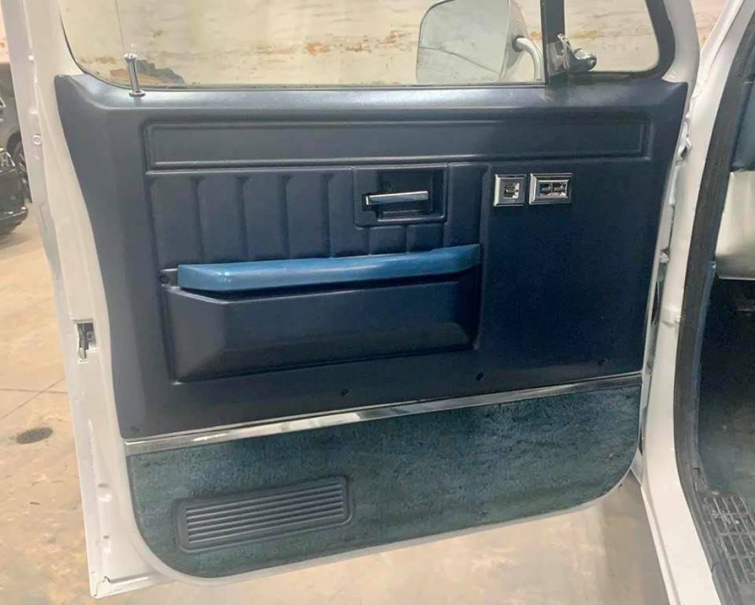 1986 Chevrolet C-10 - photo 10