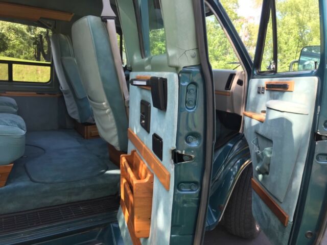 1993 Chevrolet G20 Van 1500 conversion - photo 10