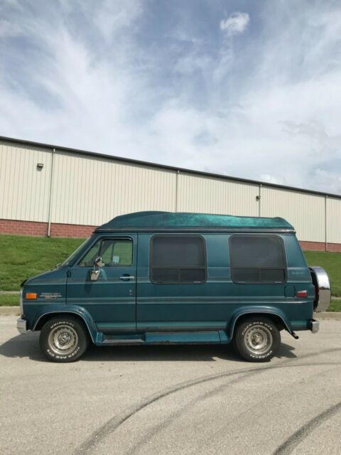 1993 Chevrolet G20 Van 1500 conversion - photo 2