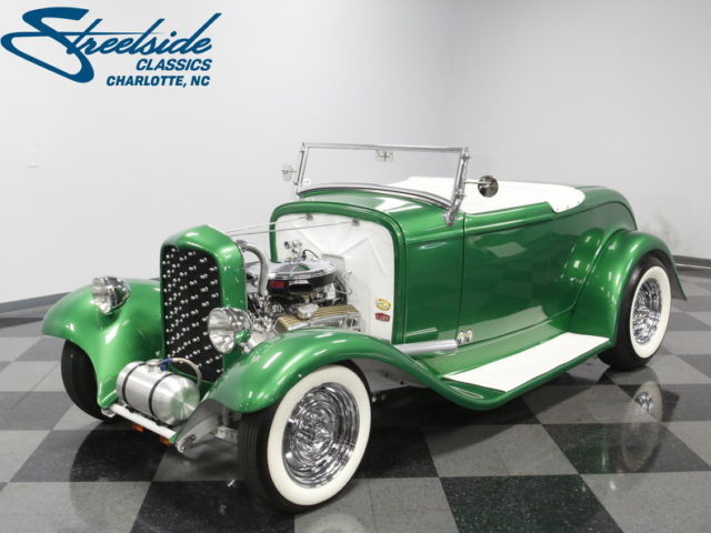 SHOW CAR, 305 V8, TH350 AUTO, RUNS/DRIVES GR8, READY FOR A CRUISE, CLEAN IN/OUT! 1932 Ford Cabriolet