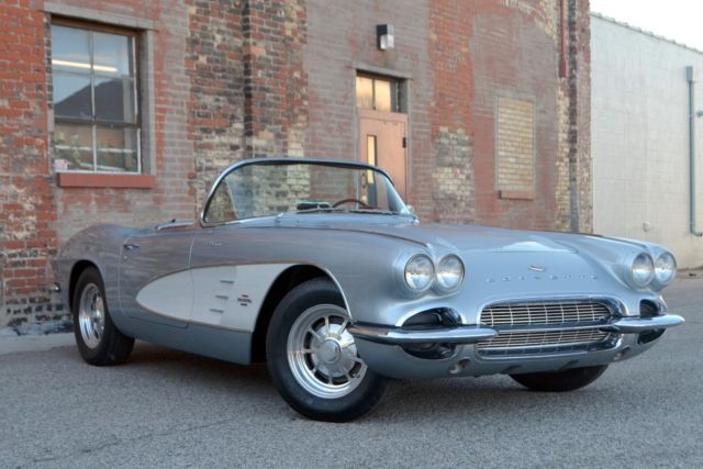 1961 Chevrolet Corvette - photo 3
