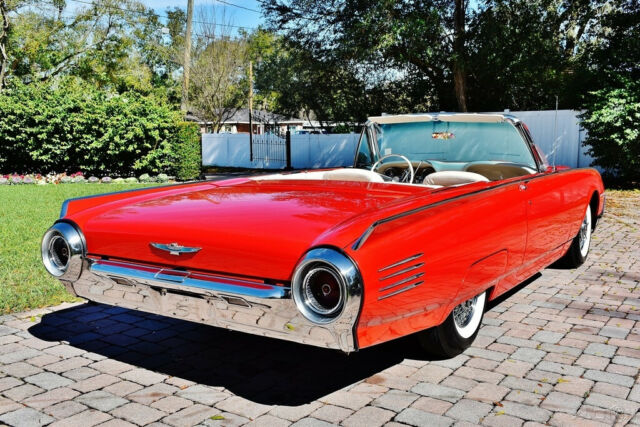 1961 Ford Thunderbird Convertible Amazing Show Restoration 390ci - photo 2