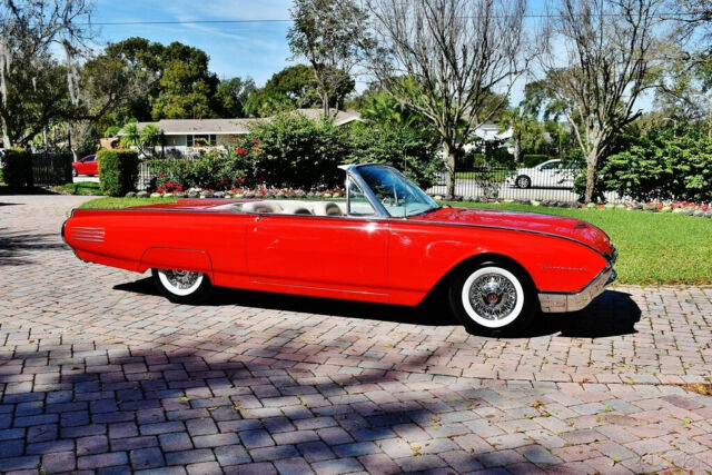 1961 Ford Thunderbird Convertible Amazing Show Restoration 390ci - photo 6