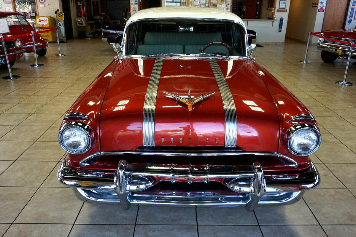 1955 Pontiac Chieftain 2-Door Wagon - photo 13