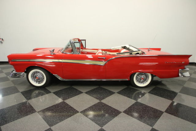 1957 Ford Fairlane 500 Sunliner - photo 3