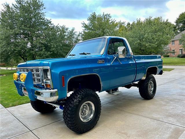 SHOW TRUCK! LIFTED / AC! 1979 GMC Sierra Classic