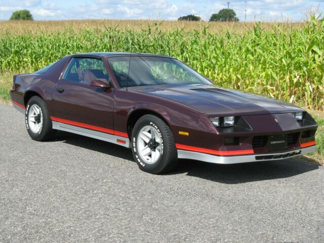 SHOWROOM CONDITION Z28 … Maroon Metallic … T-tops … Conteur seat … ICE COLD A/C! 1982 Chevrolet Camaro Z28