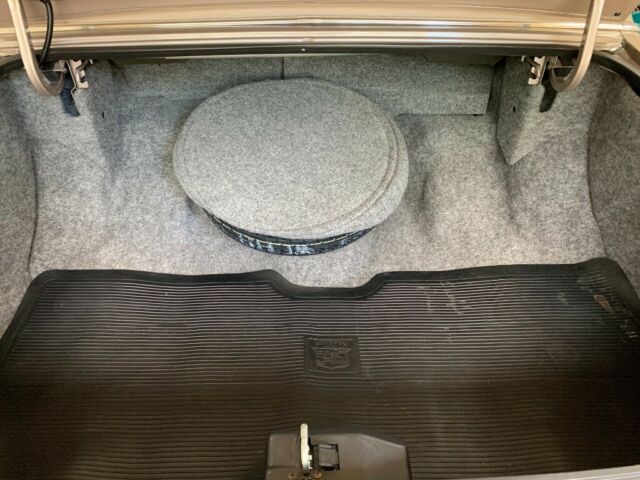 1984 Cadillac Fleetwood excellent - photo 8