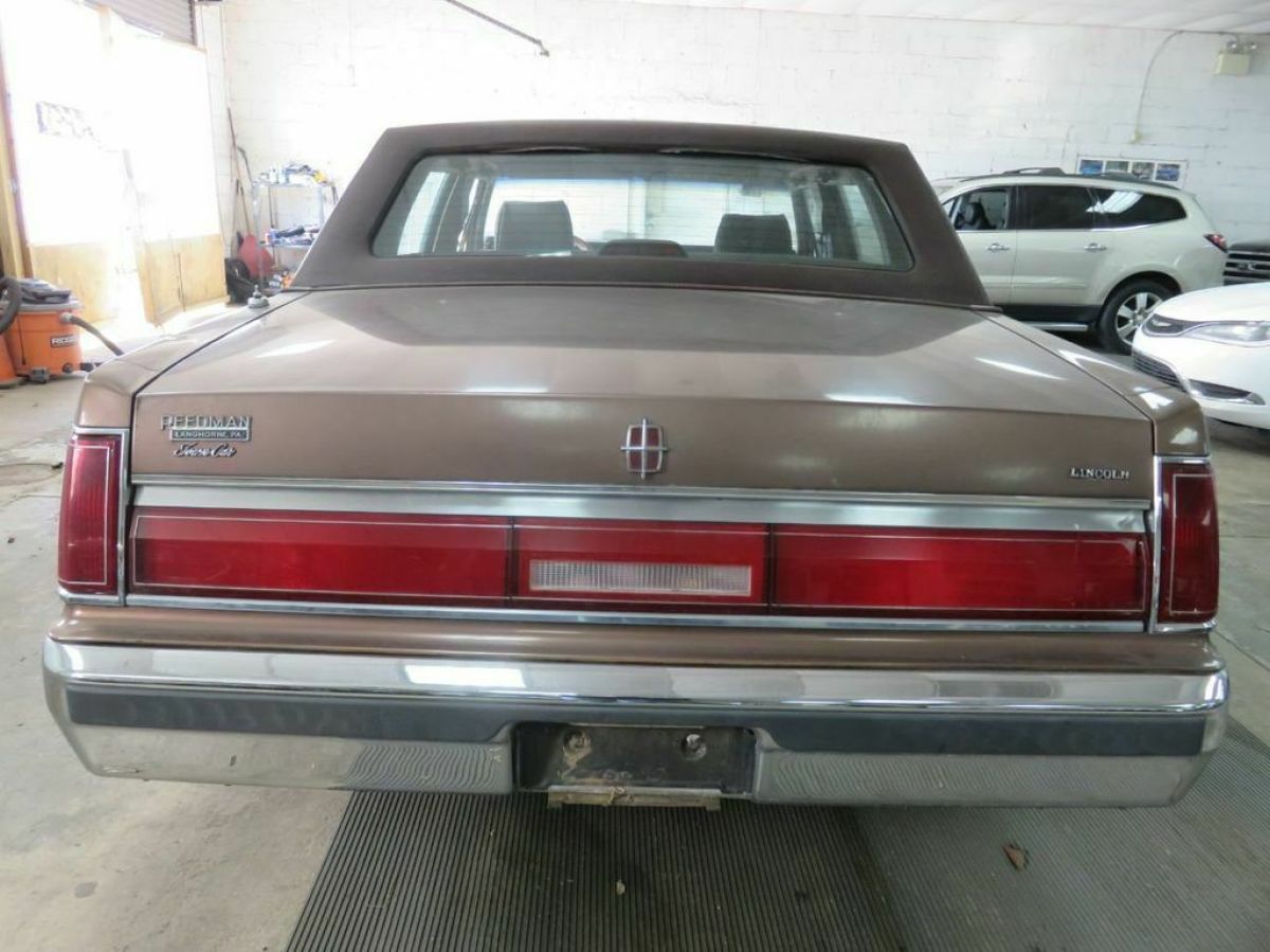 1987 Lincoln Town Car Signature / V8 - photo 12
