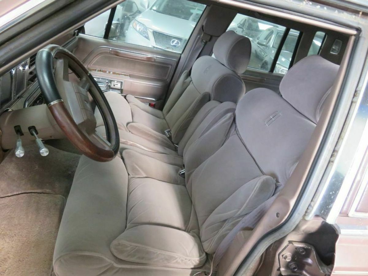 1987 Lincoln Town Car Signature / V8 - photo 6