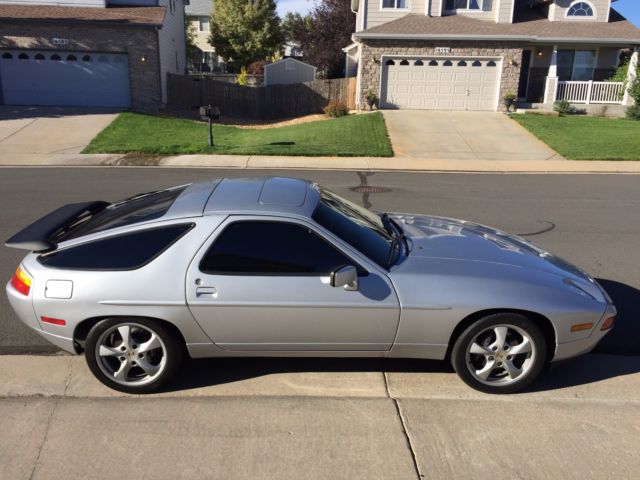Silver 1987 Porsche 928S4 1987 Porsche 928