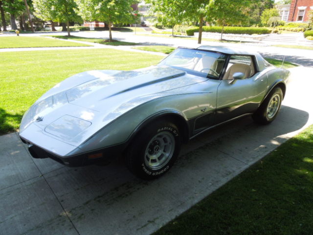 Silver Anniversary Corvette - 1978 - Real deal B2Z Code 1978 Chevrolet Corvette Silver Anniversary