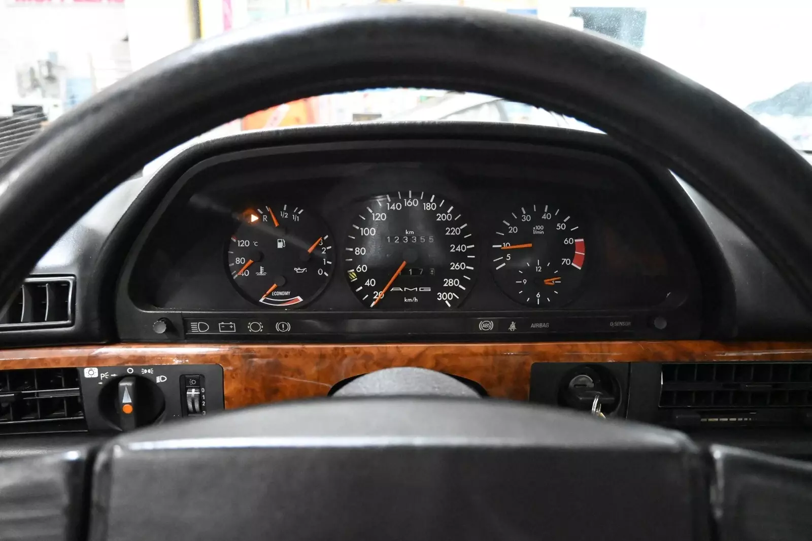 1985 Mercedes-Benz 500-Series 500 SEC - photo 8