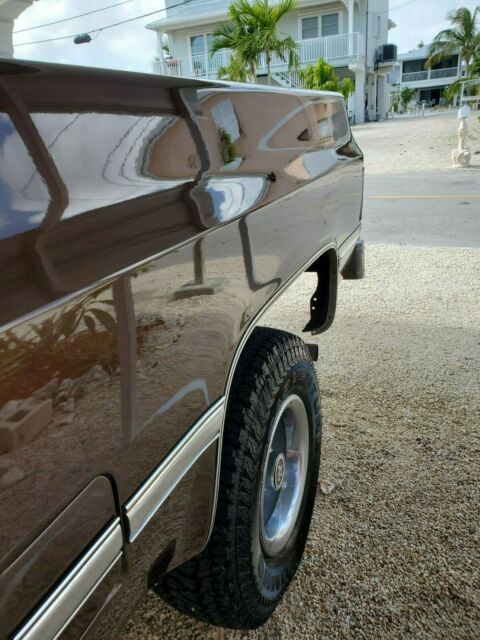 1985 Chevrolet C/K Pickup 1500 - photo 10