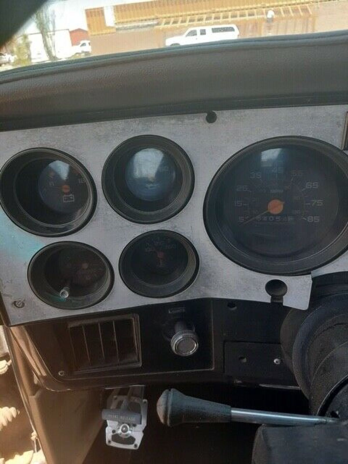 1985 Chevrolet C-10 - photo 8
