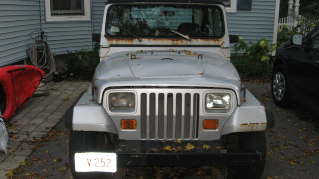 Silver/gray 1987 Jeep Wrangler YJ - used; needs some TLC 1987 Jeep Wrangler Base Sport Utility 2-Door