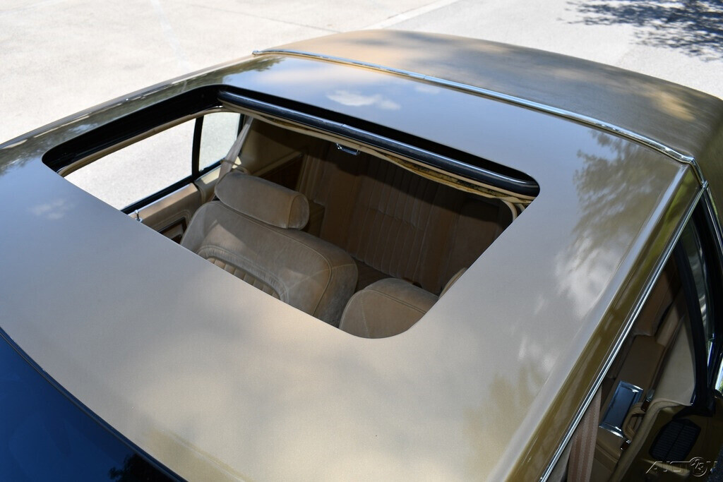1985 Buick Riviera Collector condition 5L V8 Automatic Sunroof Loaded!! - photo 13